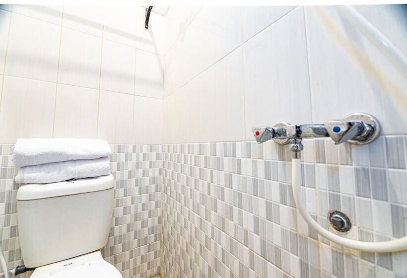 הוסטל Griya Amin By Oyo Rooms