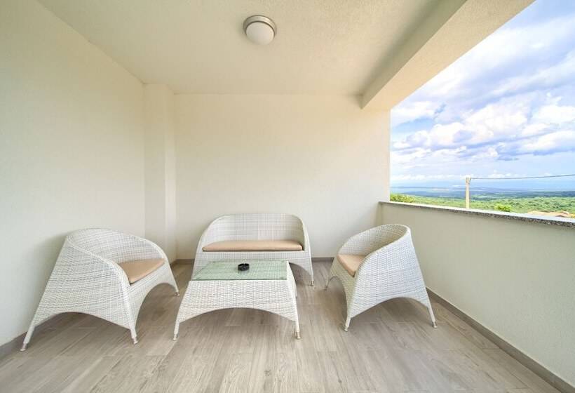 Apartments Mali Nono