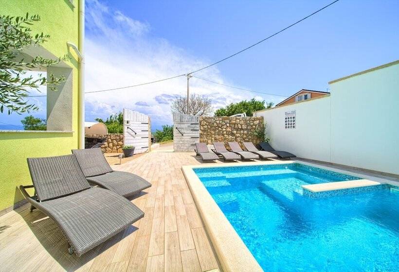 Apartments Mali Nono