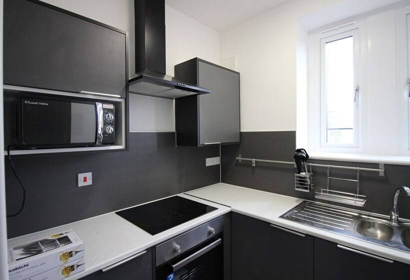 Apartments St Thomas Road