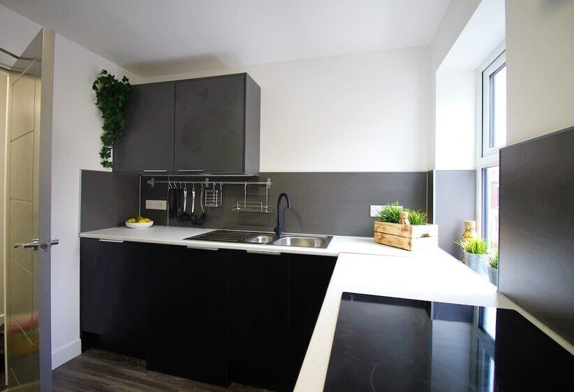 Apartments St Thomas Road