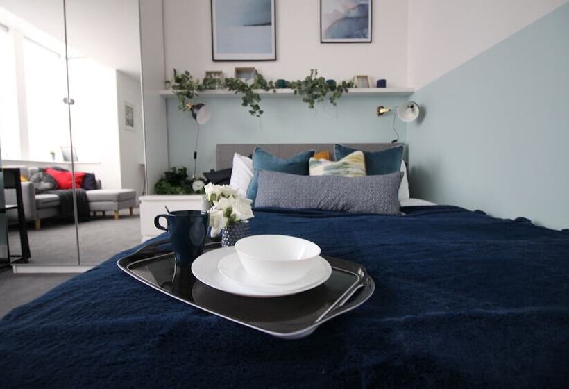 Apartments St Thomas Road