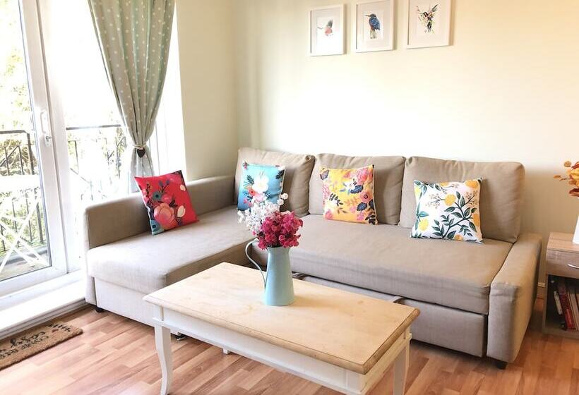 Apple Perch 2br Flat Free Parking