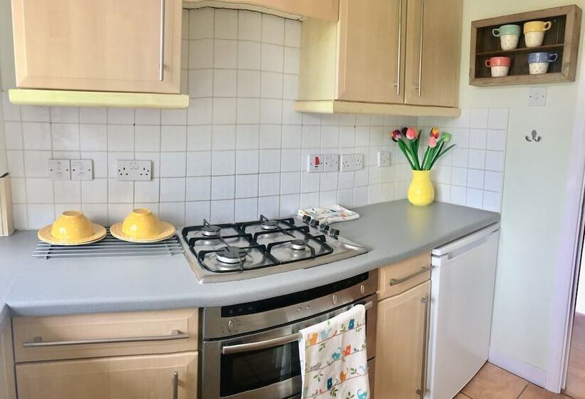 Apple Perch 2br Flat Free Parking