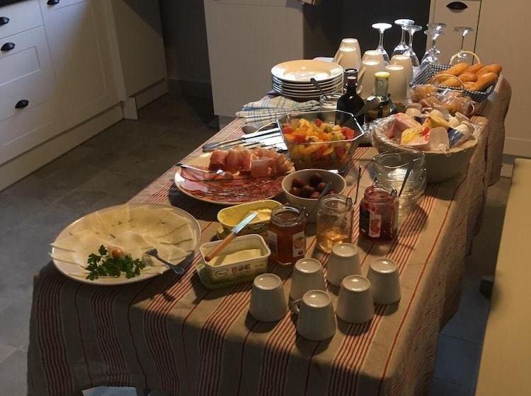 Bed and Breakfast Finca Miraval