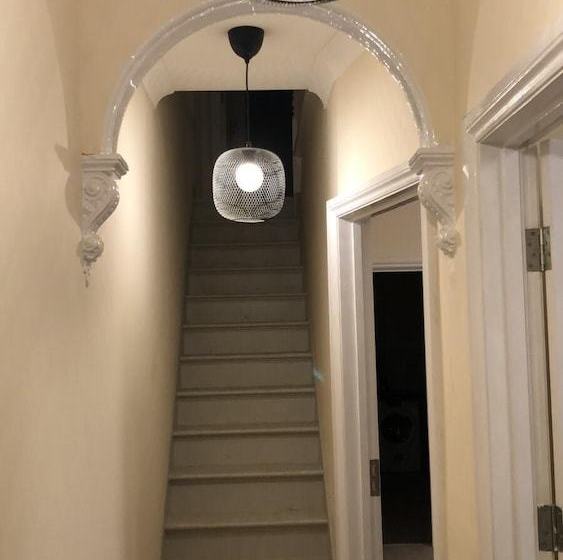 민박 Peacefull House In Slough