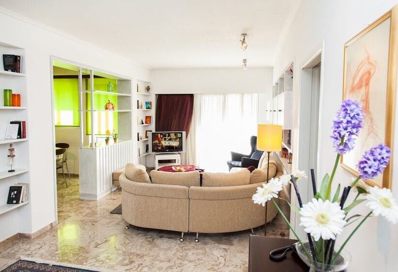 Calm Oasis Apartment In Marousi