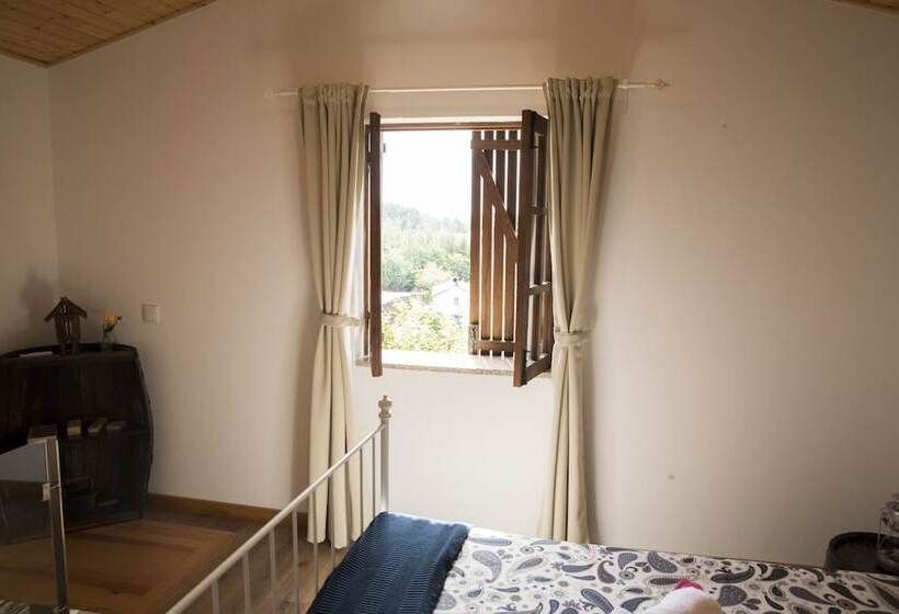 Casa Da Casada   Espigueiro Da Casada