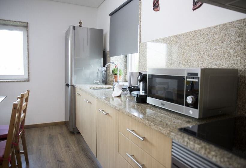 Casa Da Casada   Espigueiro Da Casada