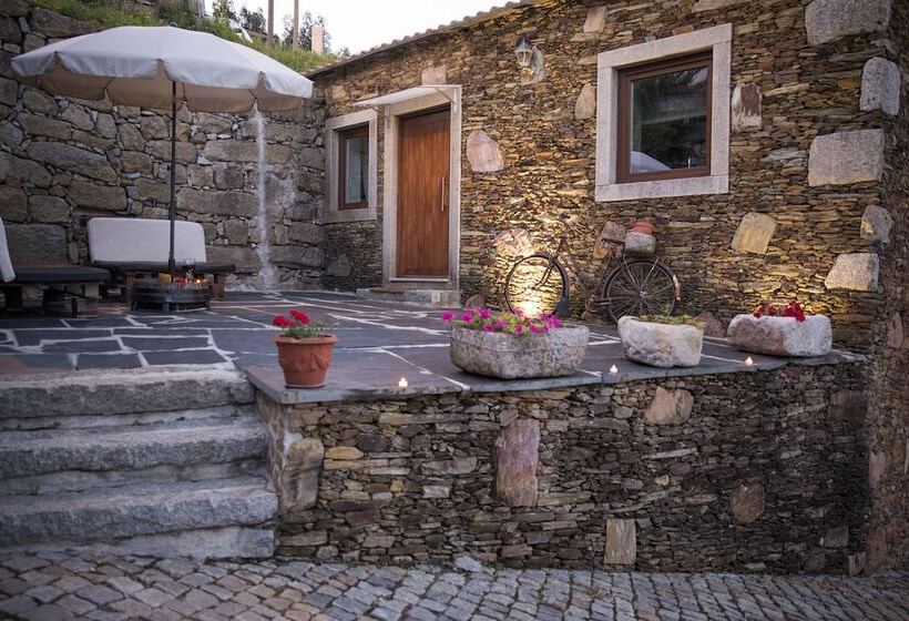 Casa Da Casada   Espigueiro Da Casada