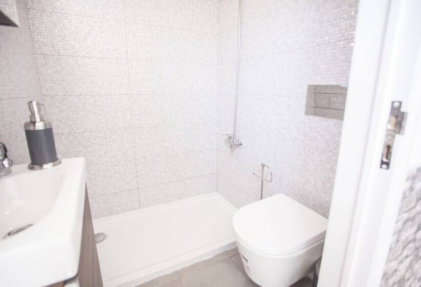 Central & Cosy Apartment