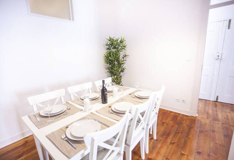 Central & Cosy Apartment