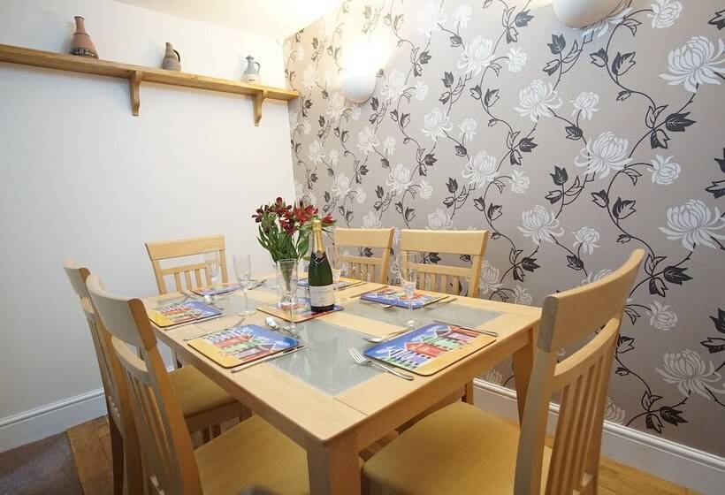 Charming Devon Holiday Cottage