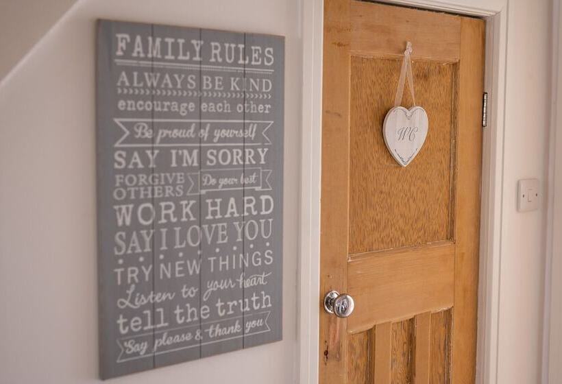 Contemporary Bright House 20 Min To Manc