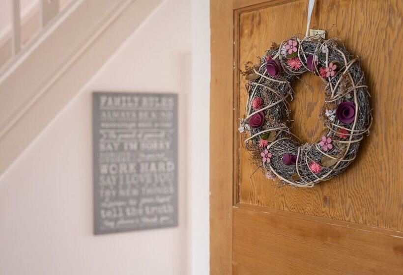 Contemporary Bright House 20 Min To Manc