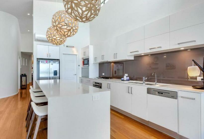 Costa Del Sol   Beachfront Lennox Head