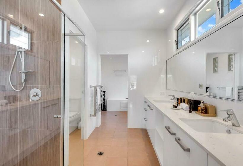 Costa Del Sol   Beachfront Lennox Head