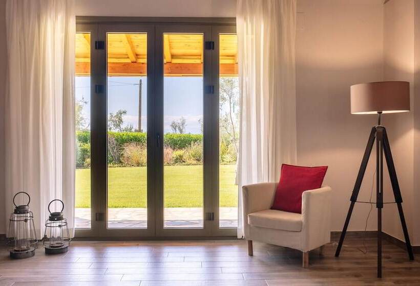 Elite Cottages   Adults Only