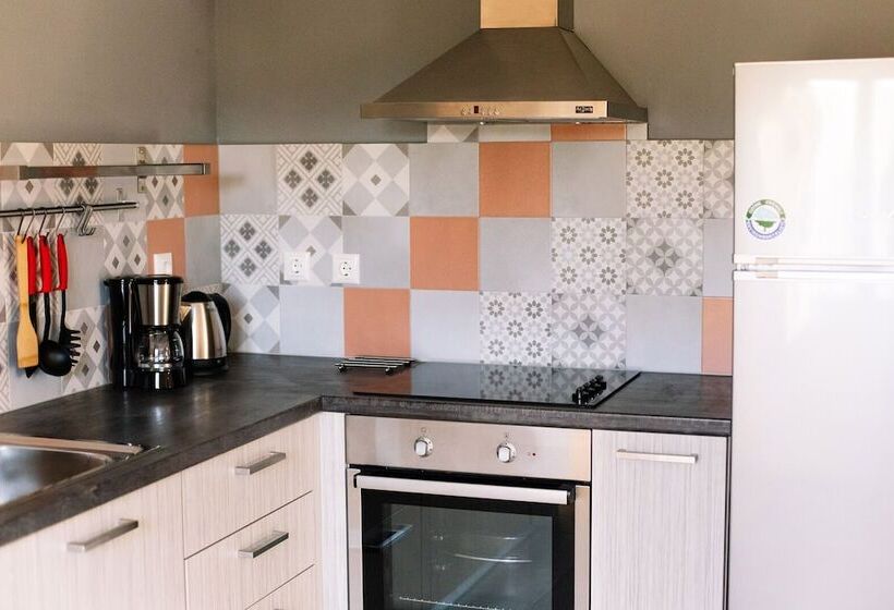 Elite Cottages   Adults Only