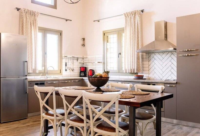 Elite Cottages   Adults Only