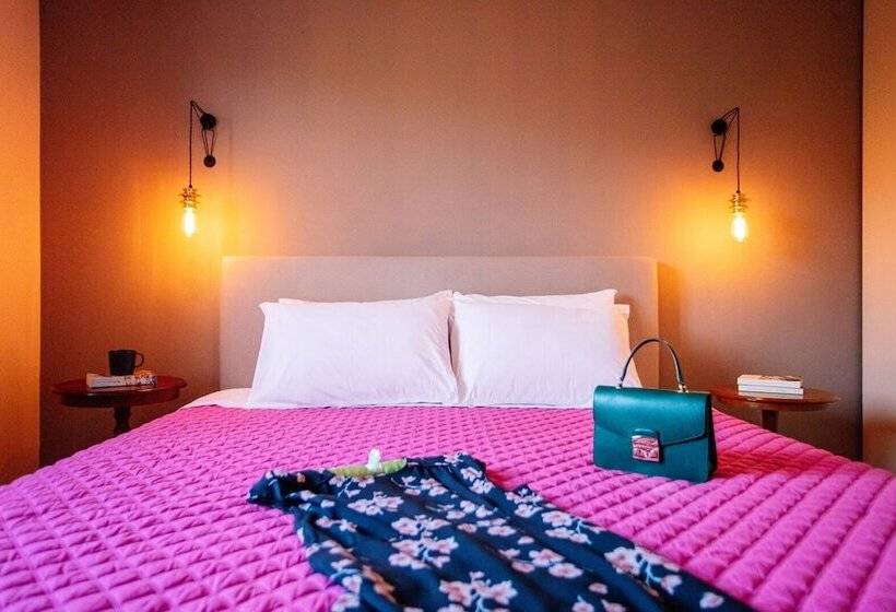 Elite Cottages   Adults Only