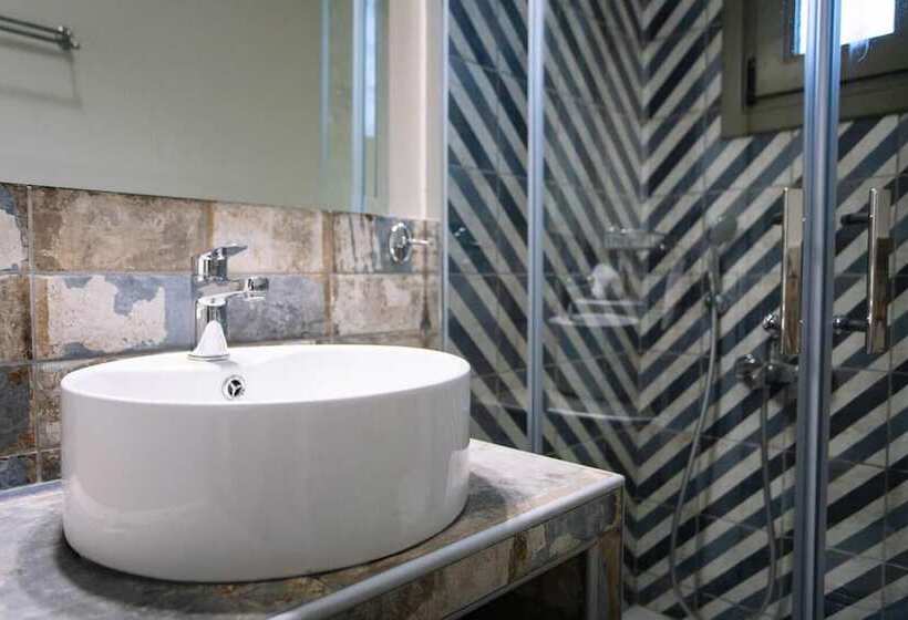 Elite Cottages   Adults Only