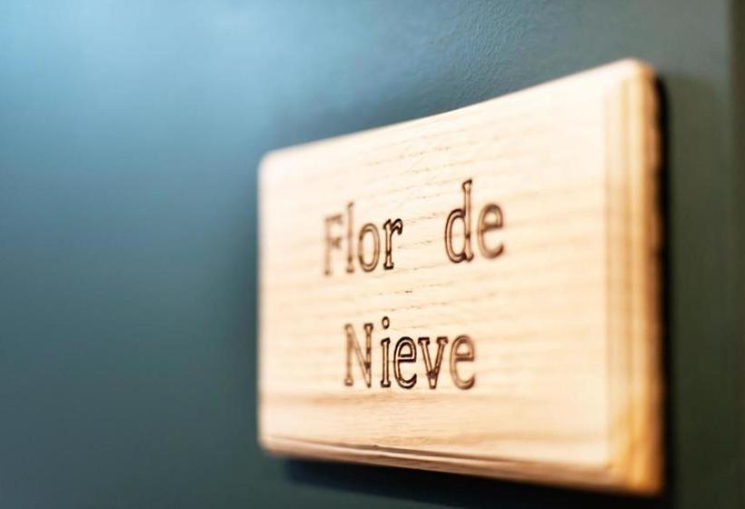 簡易ホテル Pura Vida Pirineos