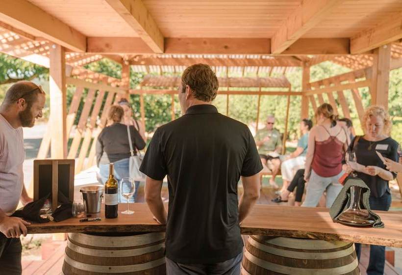 فندق فئة نجمة واحدة Zo Wines Estate