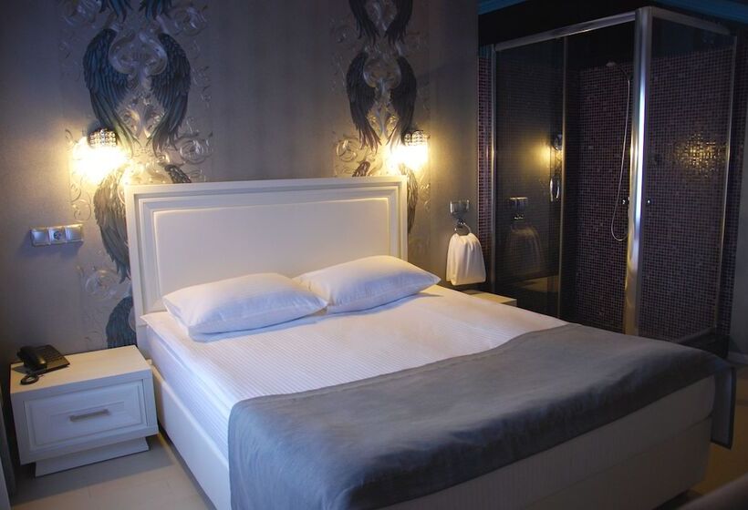 هتل Diamond Lugovaya