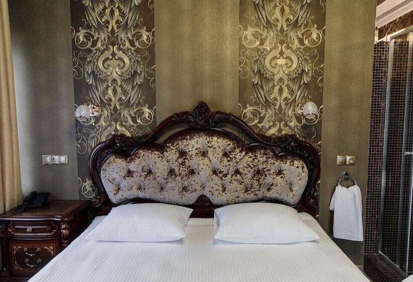 هتل Diamond Lugovaya