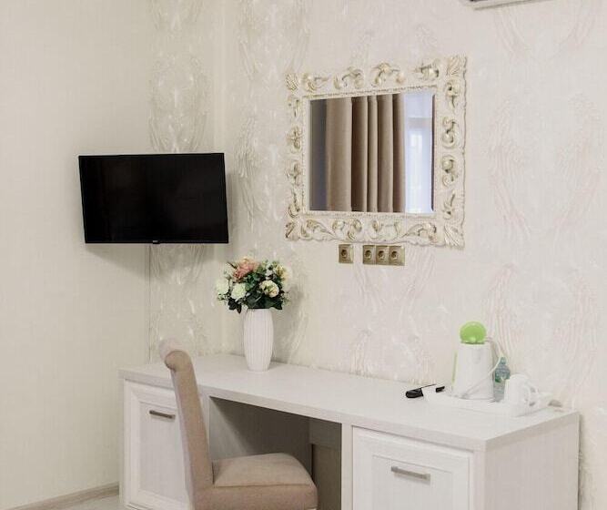 هتل Diamond Lugovaya