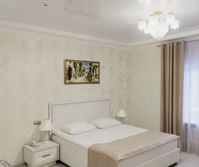 هتل Diamond Lugovaya