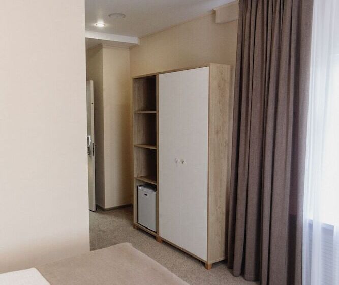 هتل Diamond Lugovaya