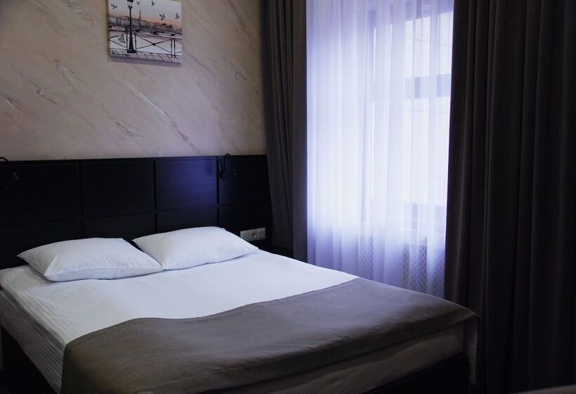 هتل Diamond Lugovaya