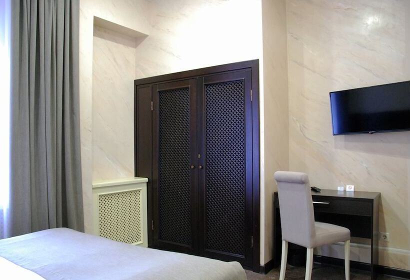 هتل Diamond Lugovaya