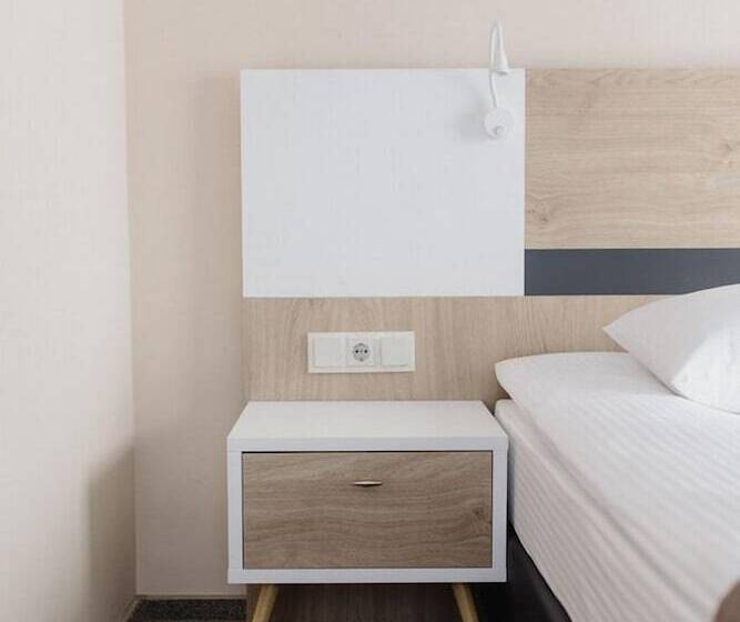 هتل Diamond Lugovaya