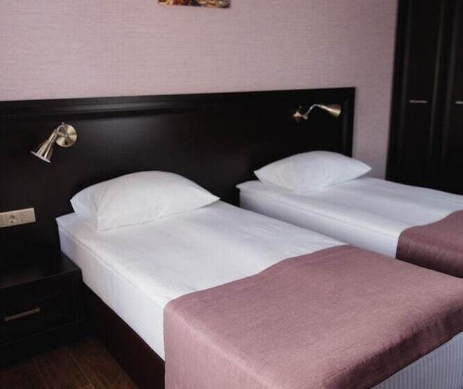 هتل Diamond Lugovaya