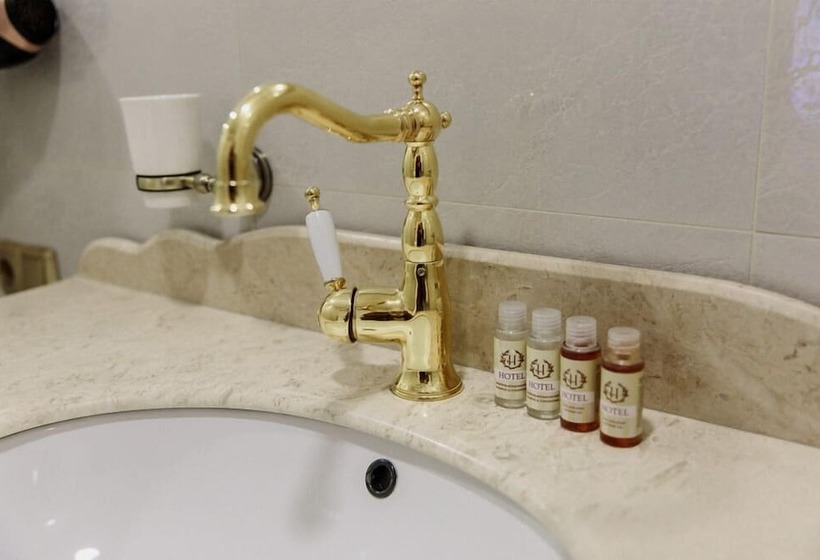 هتل Diamond Lugovaya