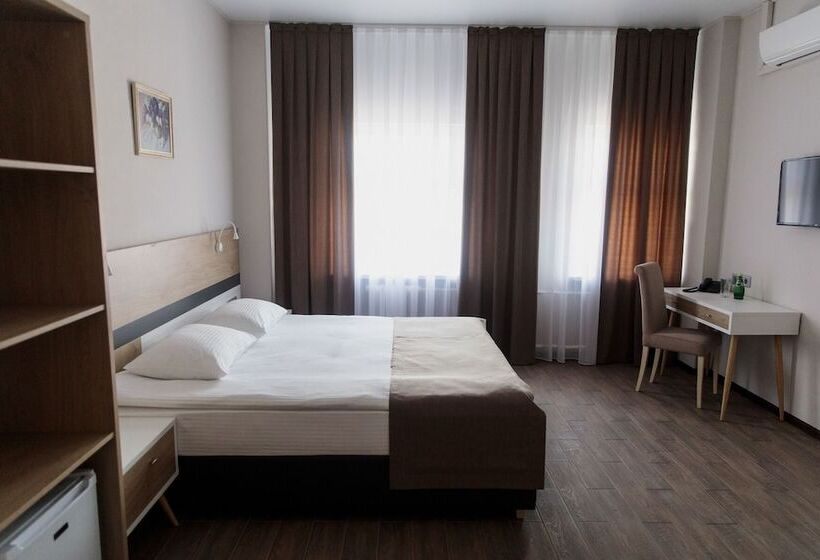 هتل Diamond Lugovaya