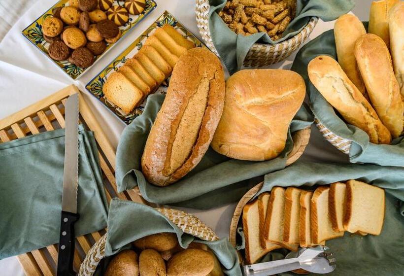 בית מלון כפרי Emerald Suites