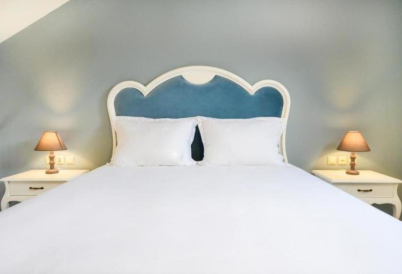 בית מלון כפרי Emerald Suites