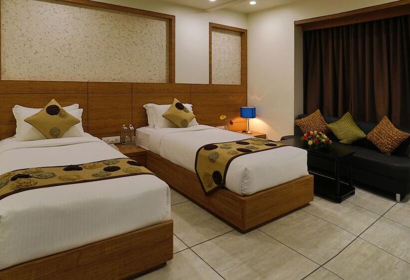 ホテル Grand Kailash