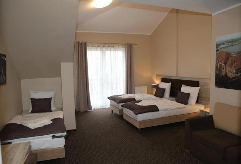 בית מלון כפרי Piast Przy Zamku