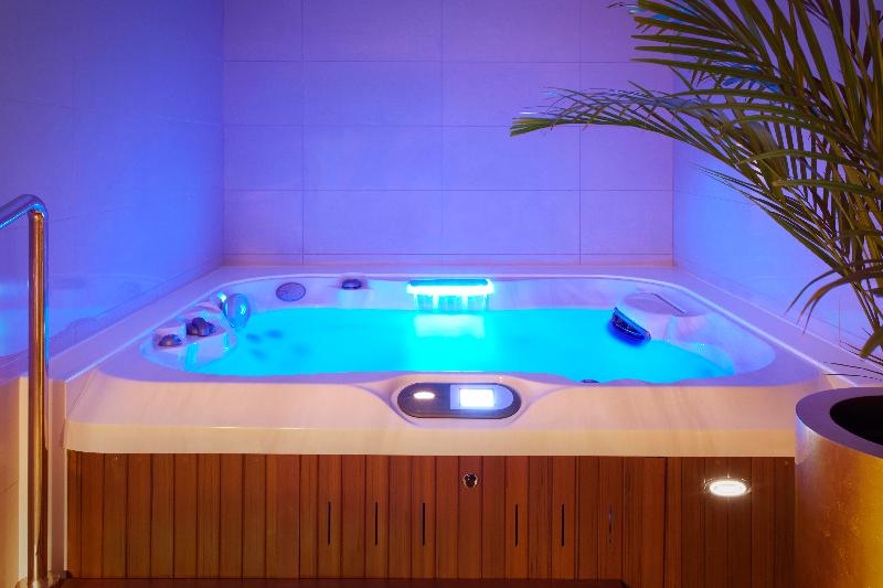 هتل Royal Tulip Muscat