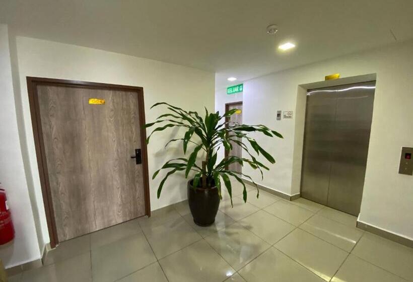 Shobi Hotel Johor Bahru Near Ciq Jb