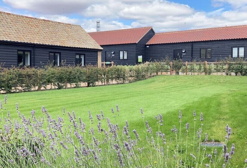 בית מלון כפרי The Yard @ Pringle Farm