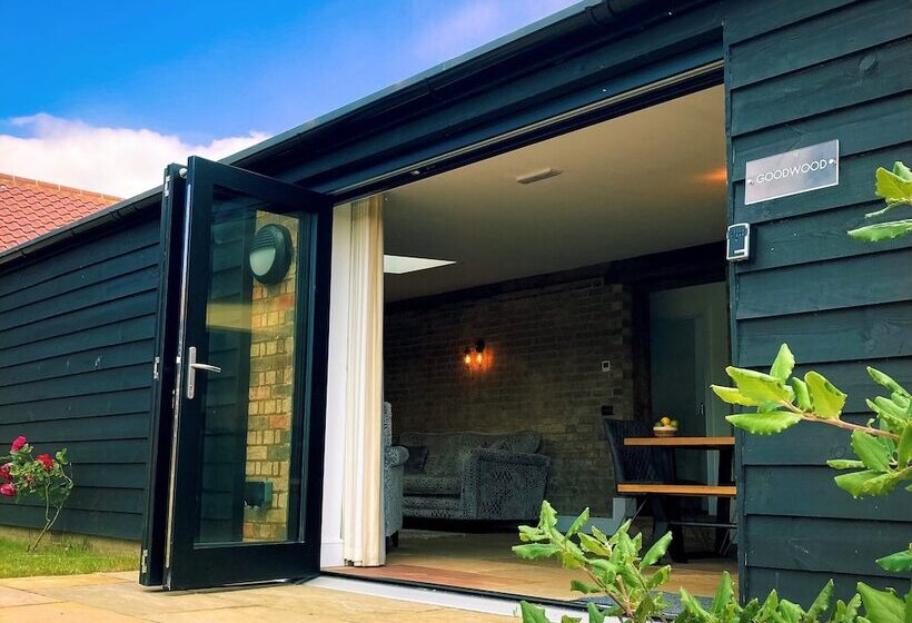 בית מלון כפרי The Yard @ Pringle Farm