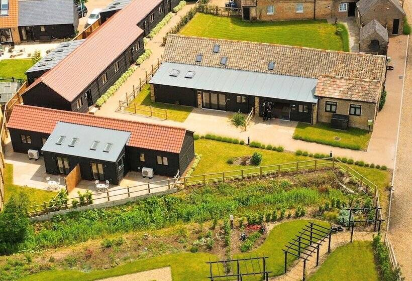 בית מלון כפרי The Yard @ Pringle Farm