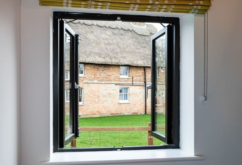 בית מלון כפרי The Yard @ Pringle Farm