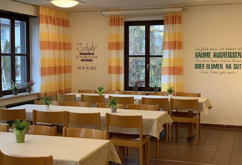 Jugendherberge Hof   Hostel